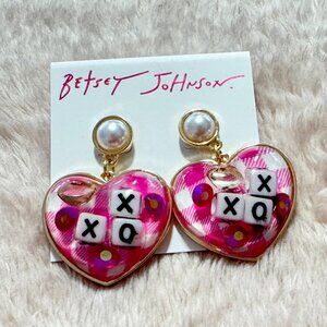 NWT Betsey Johnson Heart Dangle Resin Bead Earrings Valentine’s Day